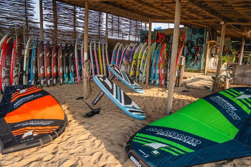 Aluguel e guarderia de kite, wing e windsurf